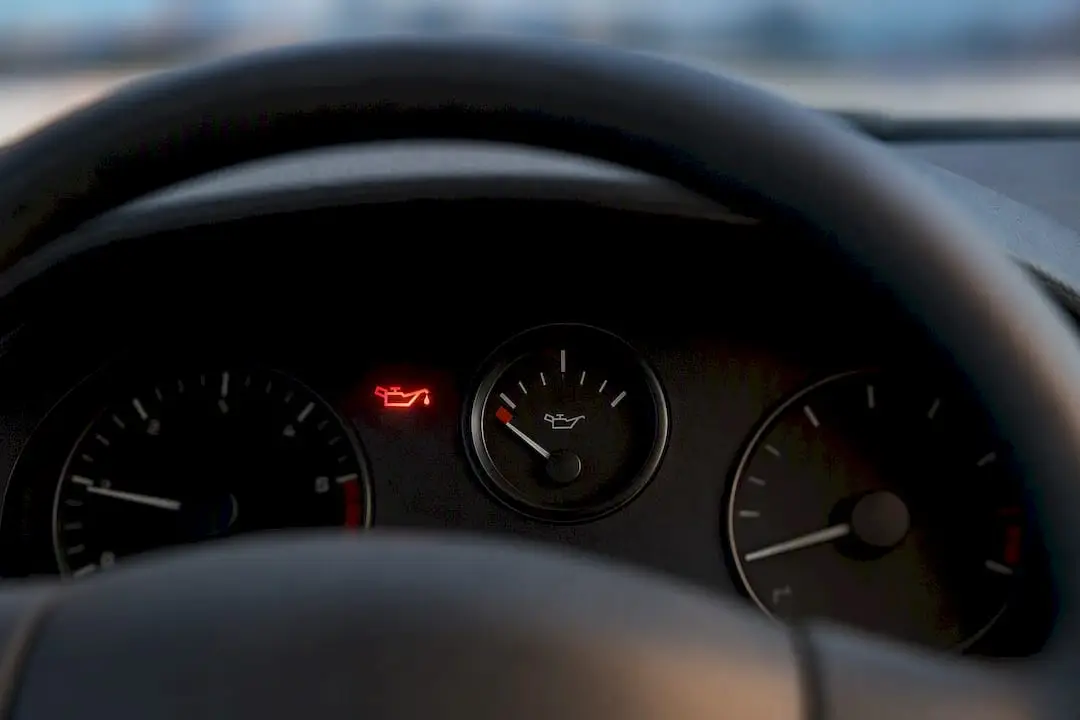 Oil pressure warning light and low gauge