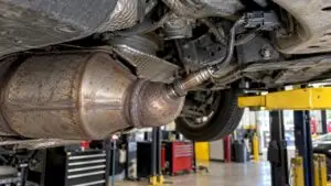 Oxygen sensor installed in vehicle exhaust